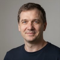 Довольный клиент Игорь Степанов после покупки надежного б/у сейфа в компании Safe-M