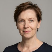 Клиентка Марина Соколова после приобретения надежного б/у сейфа с гарантией в компании Safe-M